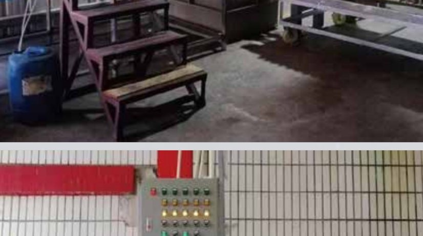 蓝色储液桶与柜体
